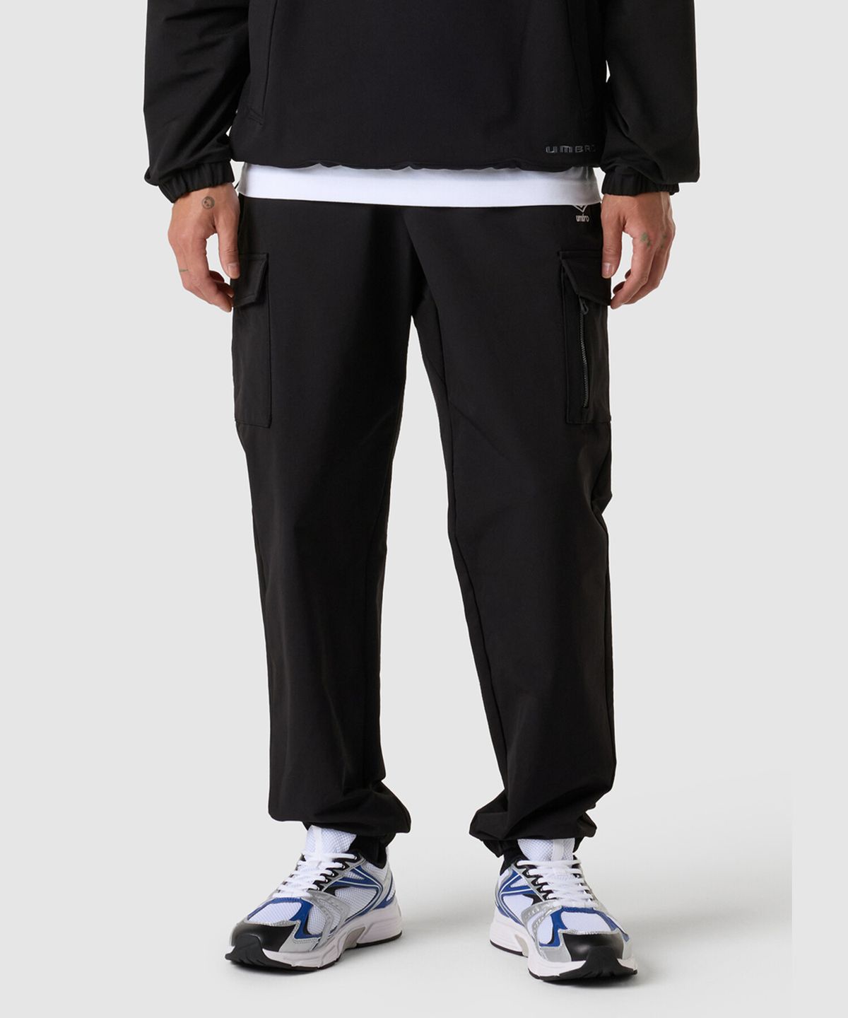 엄브로(UMBRO) 폴라 스트레치 기모 카고 조거 팬츠 블랙 UQ423SPTO1