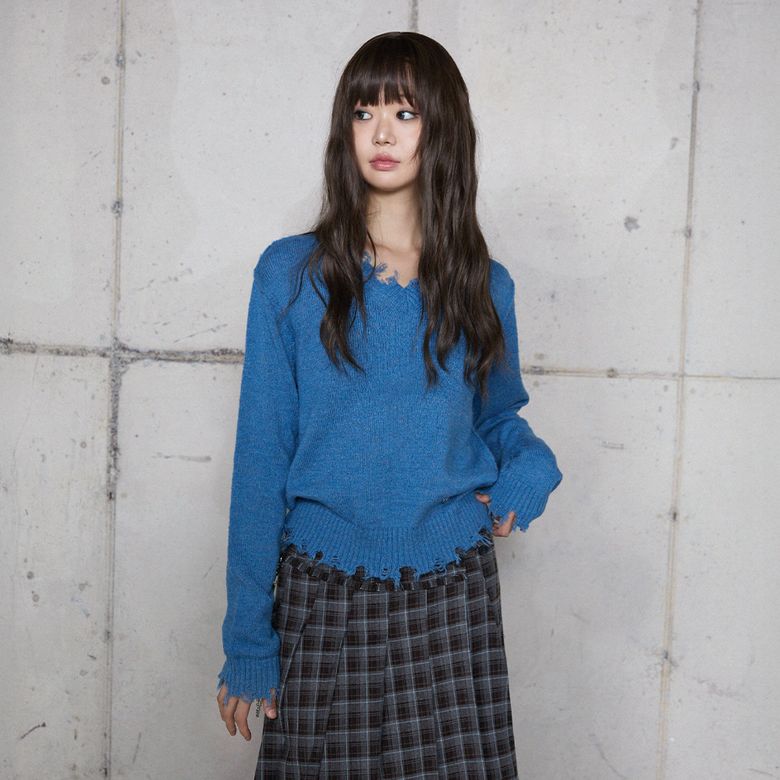 DESTROYED V-NECK KNIT BLUE 브이넥 니트 BR4KL002