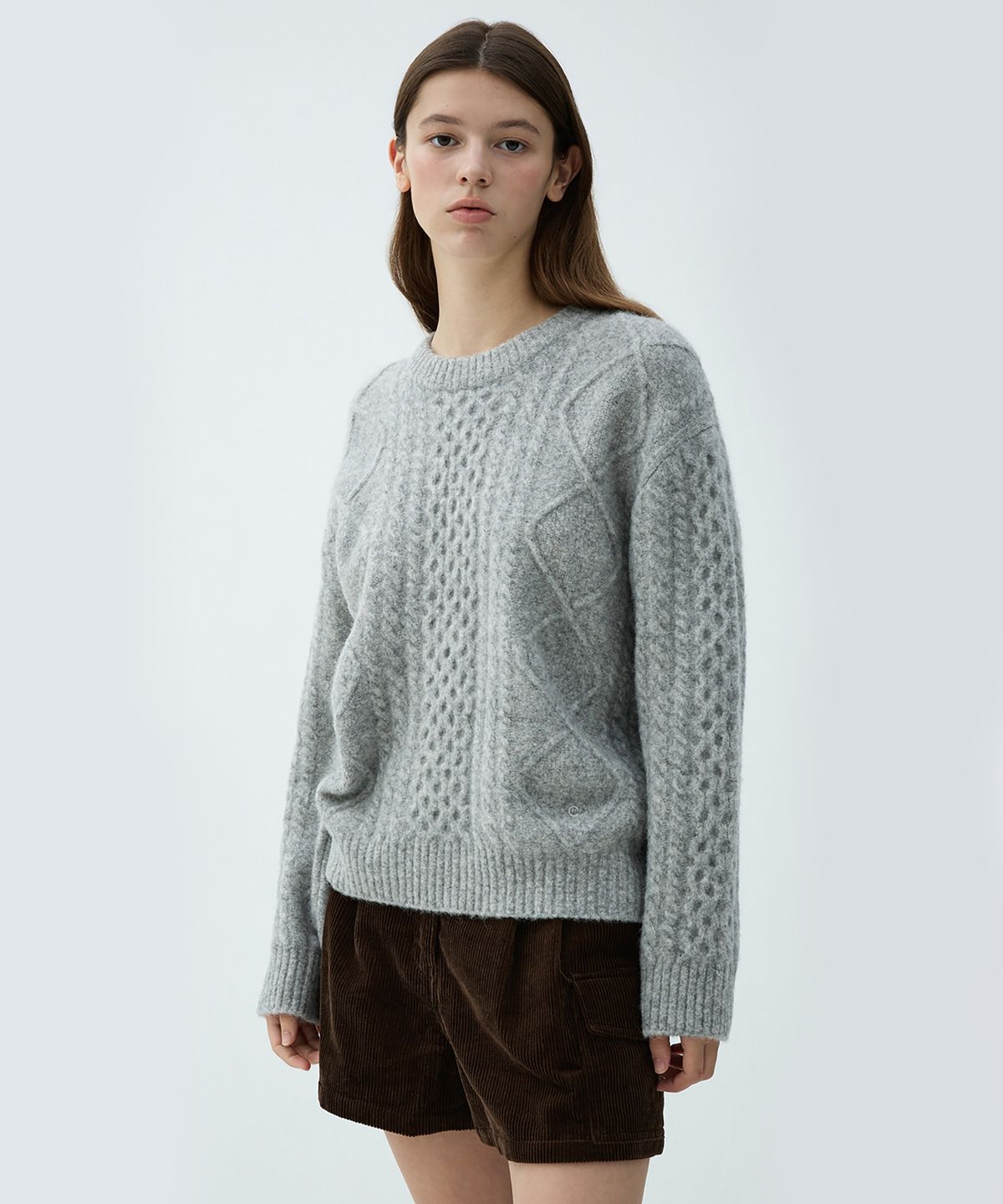 클로브(CLOVE) [25FW clove] Cable Knit Crew Sweater (Light Grey)