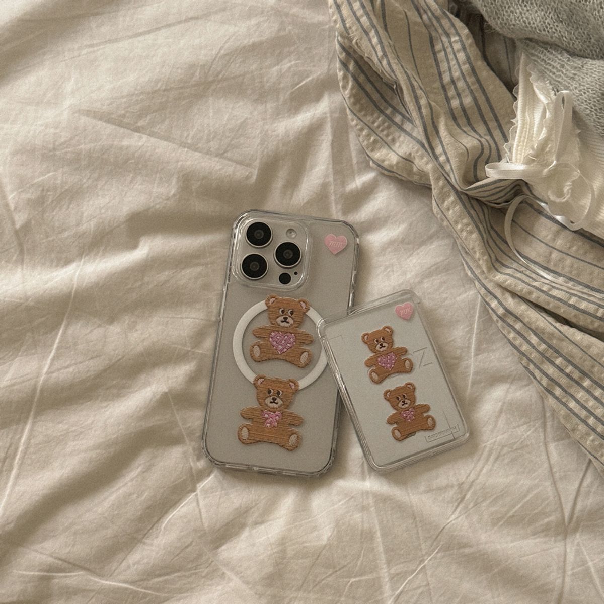메이드모먼(MADEMOMENT) love teddy stitch 디자인 [맥세이프 젤하드 폰케이스]