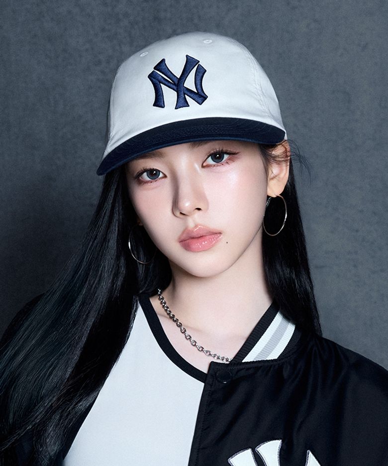 [카리나 착용] Q핏 배색 언스트럭쳐 볼캡 NY (Navy)