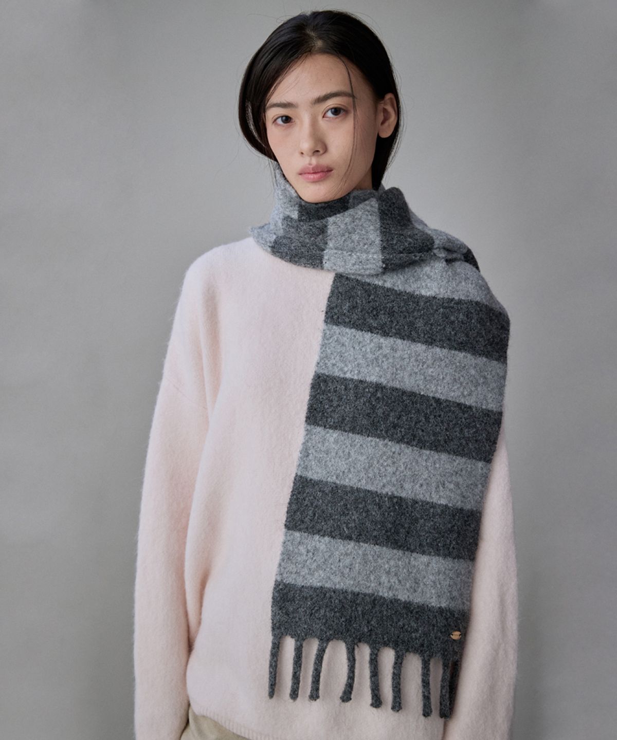 코케트(COQUET) Heritage Stripe Wool Muffler Ash Mist Charcoal