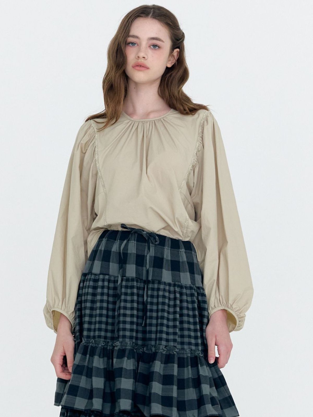 패브릭서울(FABRICSEOUL) retro round puff lace blouse