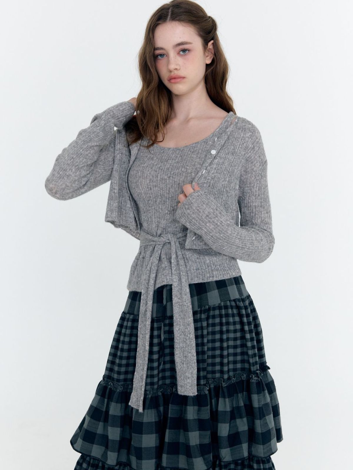 패브릭서울(FABRICSEOUL) round neck cardigan & sleeveless top set