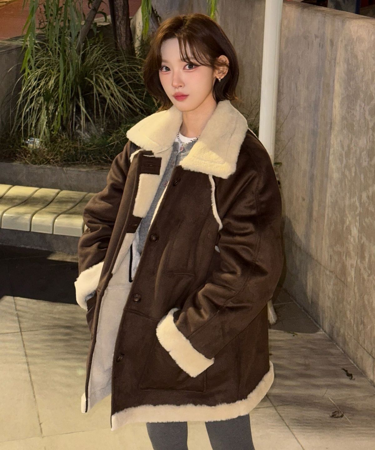 키뮤어(KIIMUIR) (우먼) 무스탕 하프코트_브라운