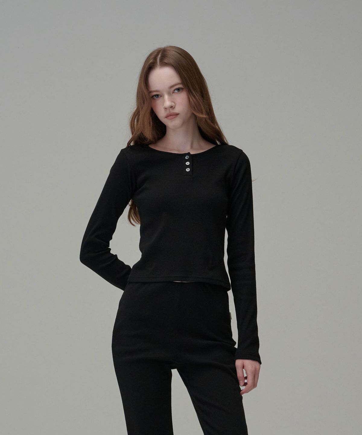 우네(OONE) Cotton Henley-neck Long Sleeve_Black