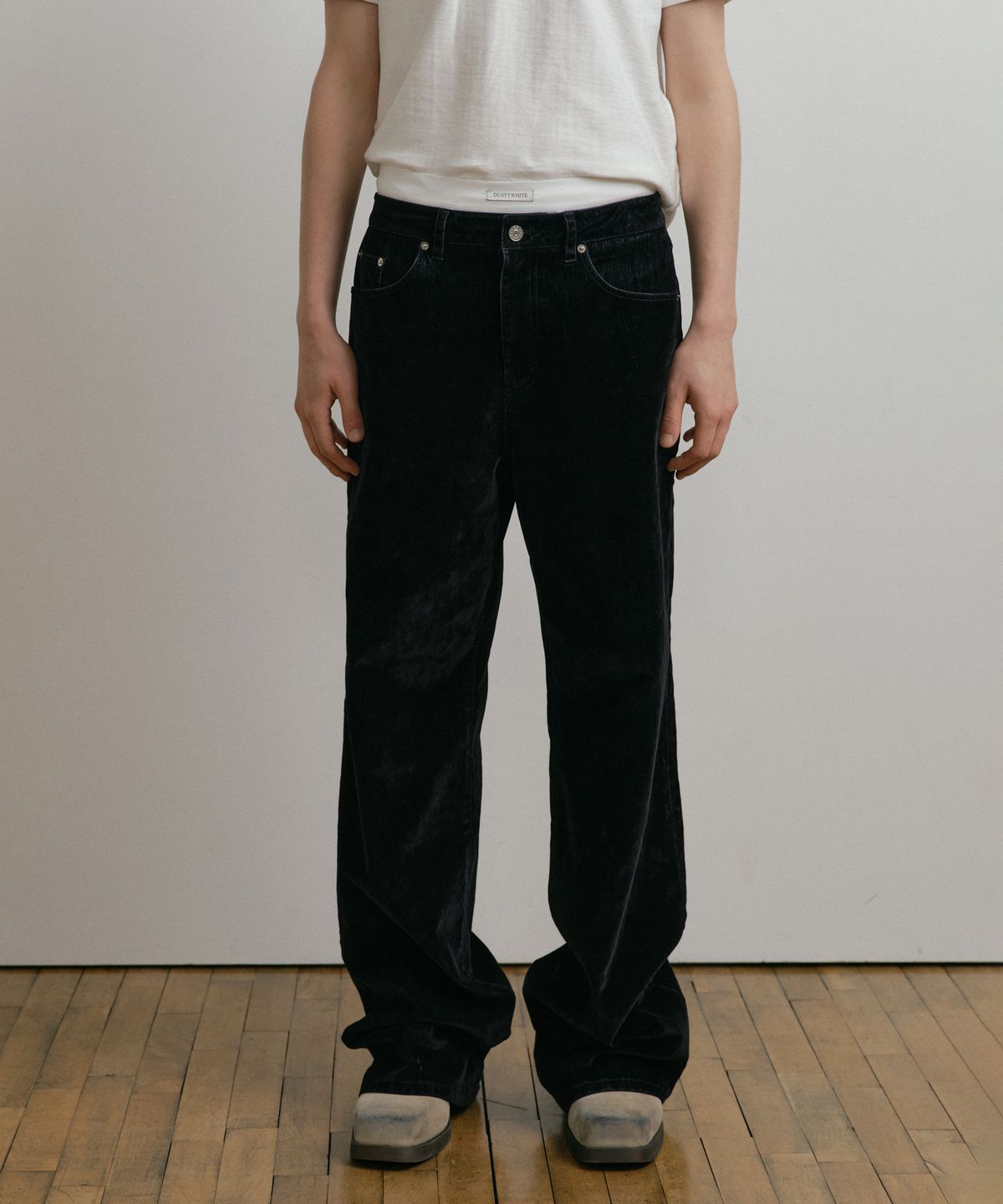 더스티화이트(DUSTYWHITE) VELVET WASHED DENIM STRAIGHT PANTS