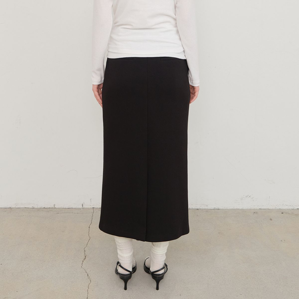 노우드(NOEUD) Mono H-line Skirt (Black)
