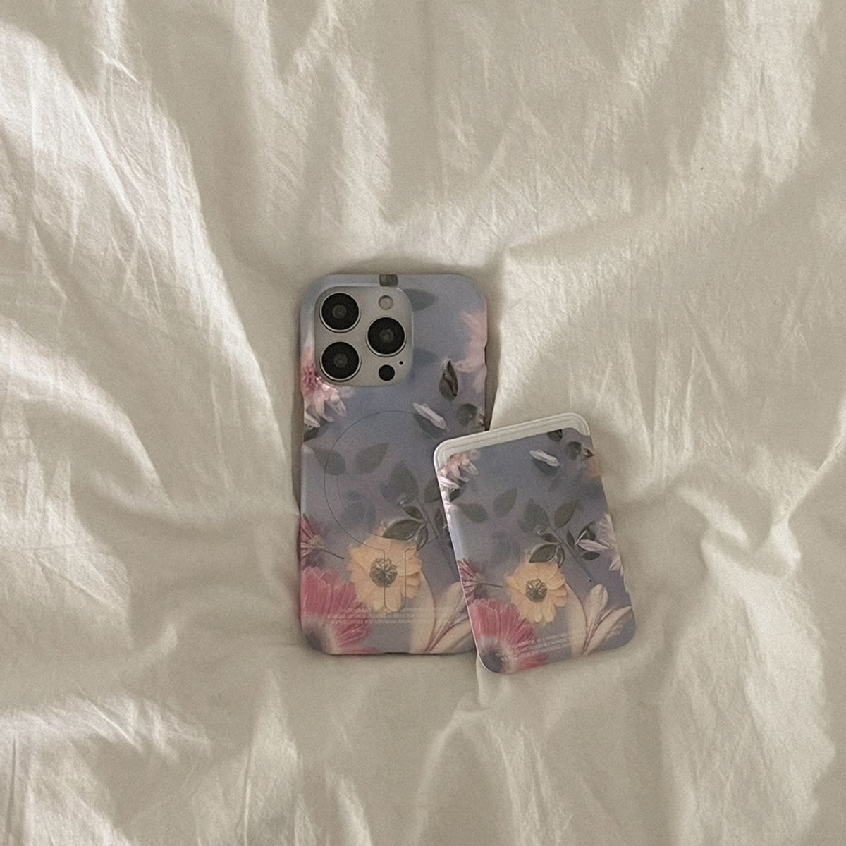 메이드모먼(MADEMOMENT) petal veil 디자인 [맥세이프 카드슬롯]