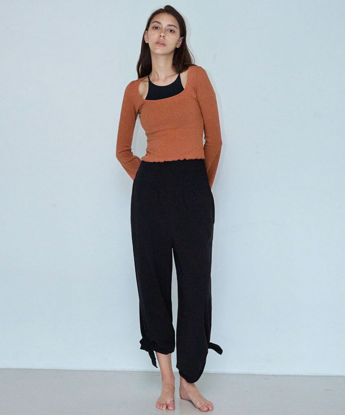 데비웨어(DEVIWEAR) 퍼지 와이드 하렘팬츠 DEVI-B0089-블랙