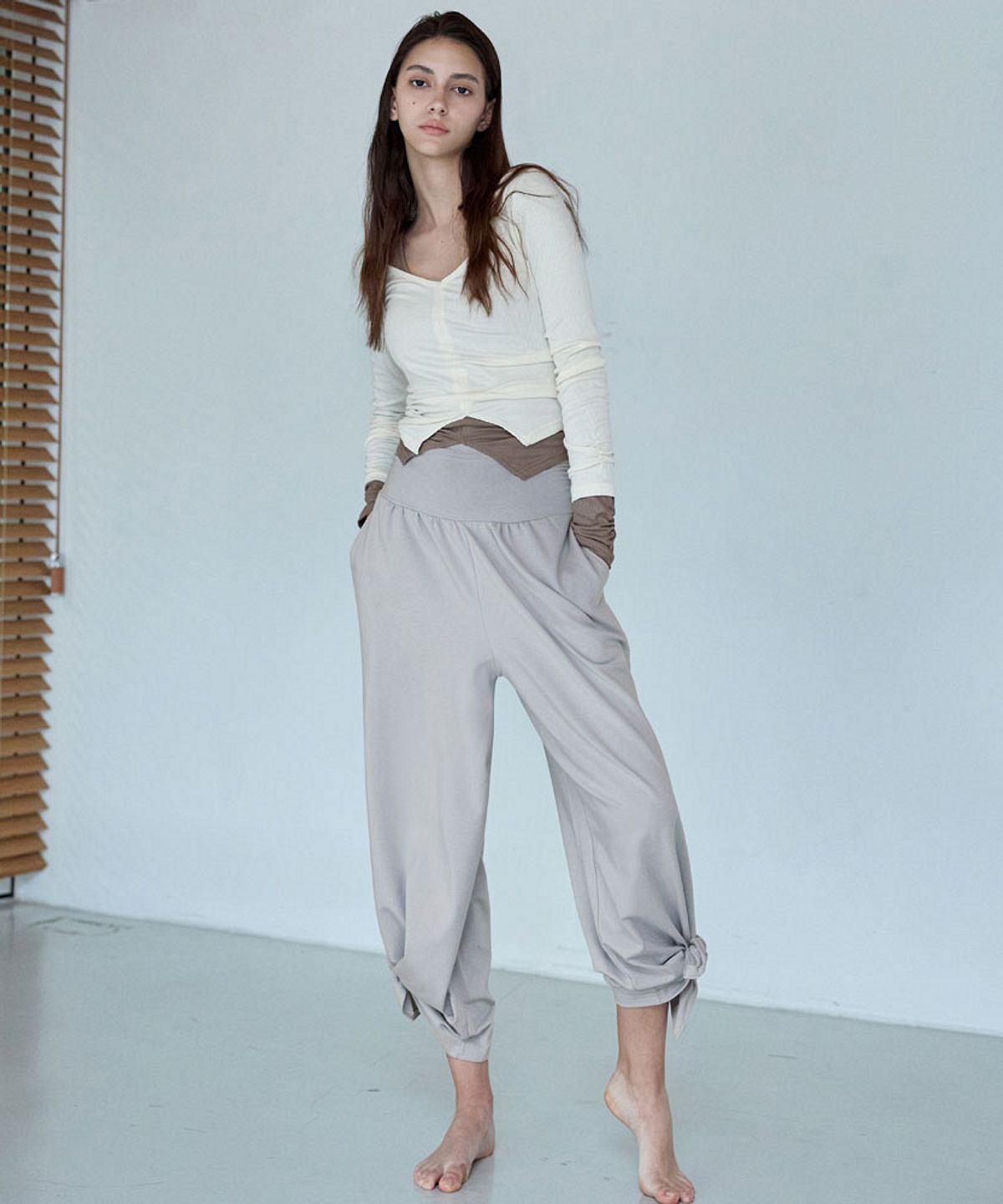데비웨어(DEVIWEAR) 퍼지 와이드 하렘팬츠 DEVI-B0089-모브그레이