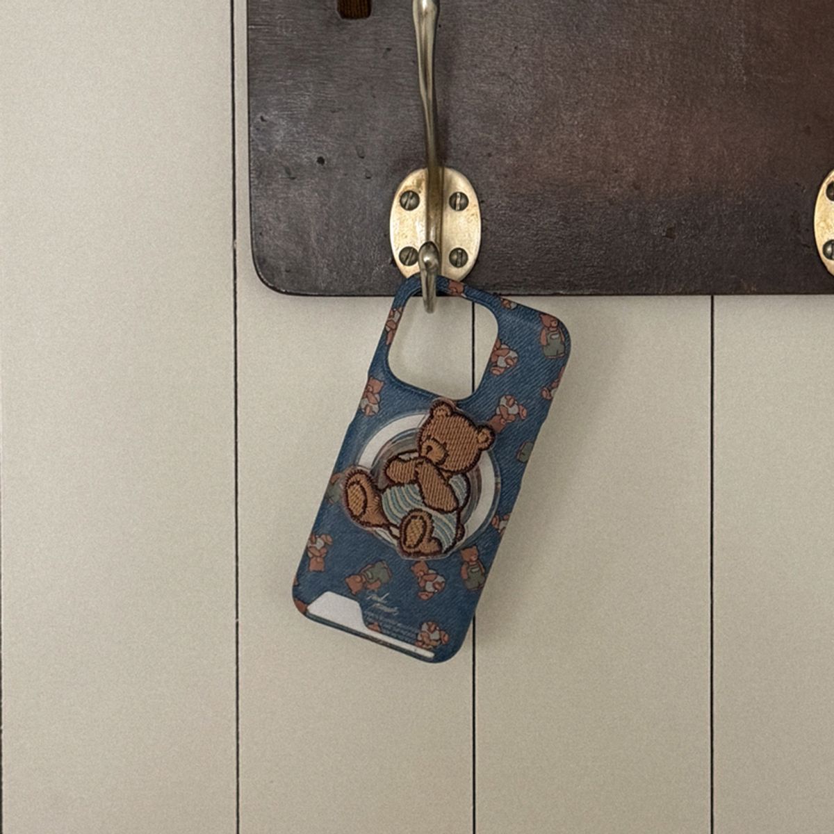메이드모먼(MADEMOMENT) teddy in denim 디자인 [맥세이프 카드수납 폰케이스]