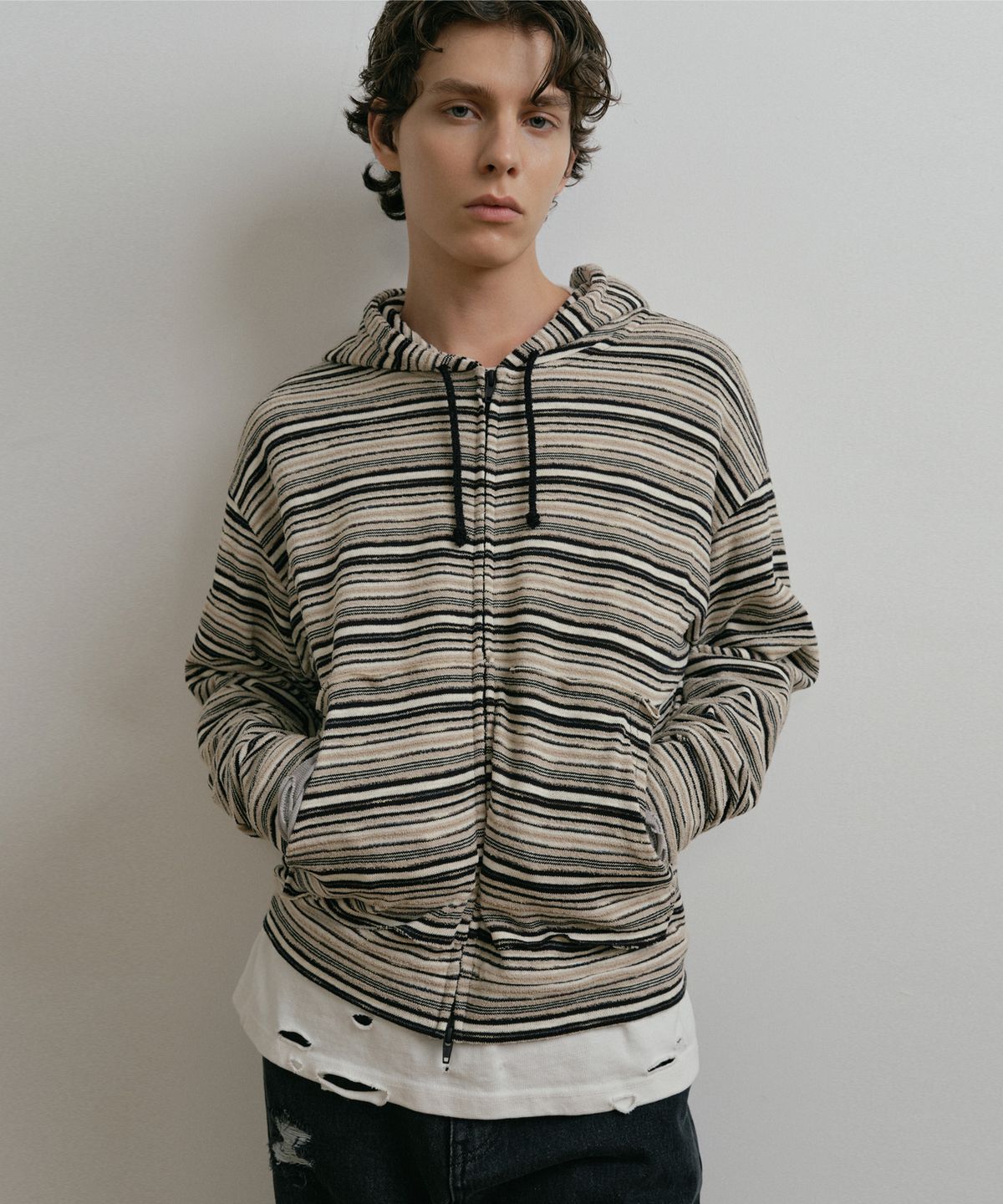 더스티화이트(DUSTYWHITE) BEIGE KNIT STRIPED ZIP-UP HOODIE