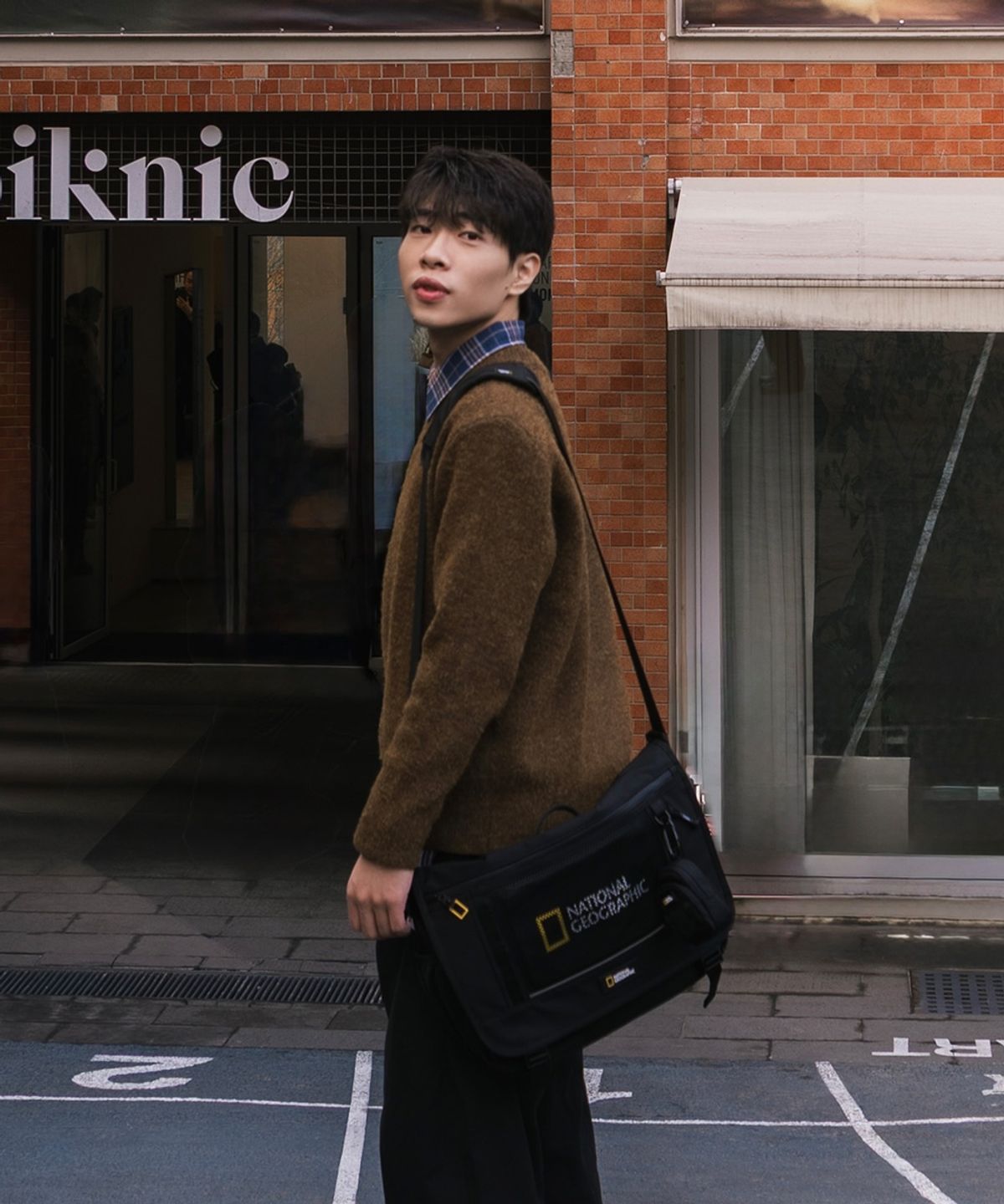 내셔널지오그래픽(NATIONALGEOGRAPHIC) N265ACR510 파치 메신저백 16 BLACK