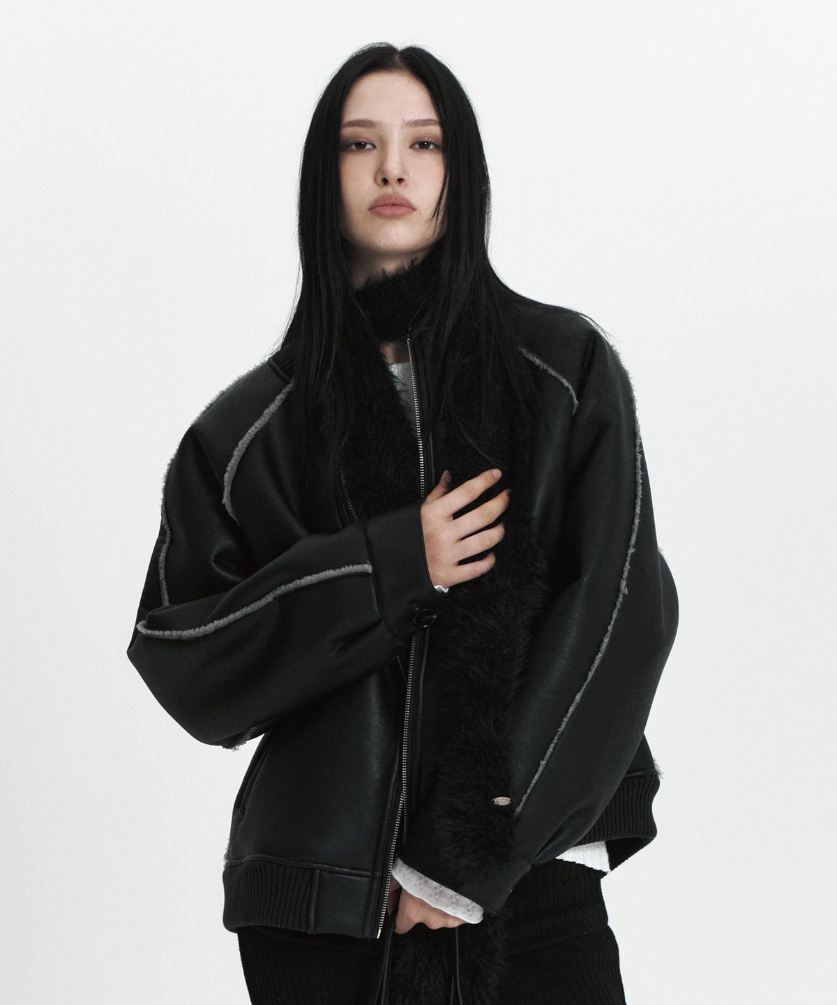 큐리티(CURETTY) C LINE TRIM FAUX SHEARLING JACKET_BLACK
