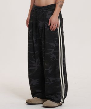 AW 커브드 라인 스웻팬츠 (카모)