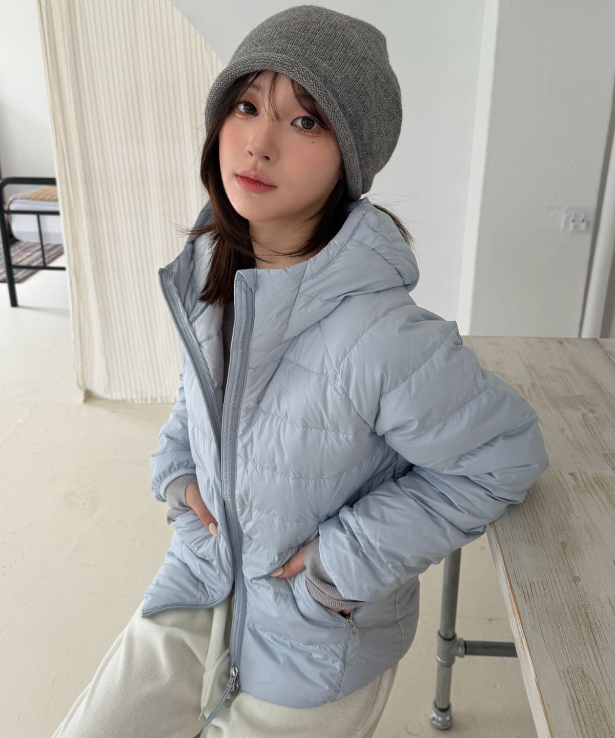커스텀어클락 우먼(COSTUMEOCLOCK WOMAN) [덕다운ver.] 라이트웨이트 후드 덕다운 패딩 자켓 스카이블루 COWJP001SKYBLUE