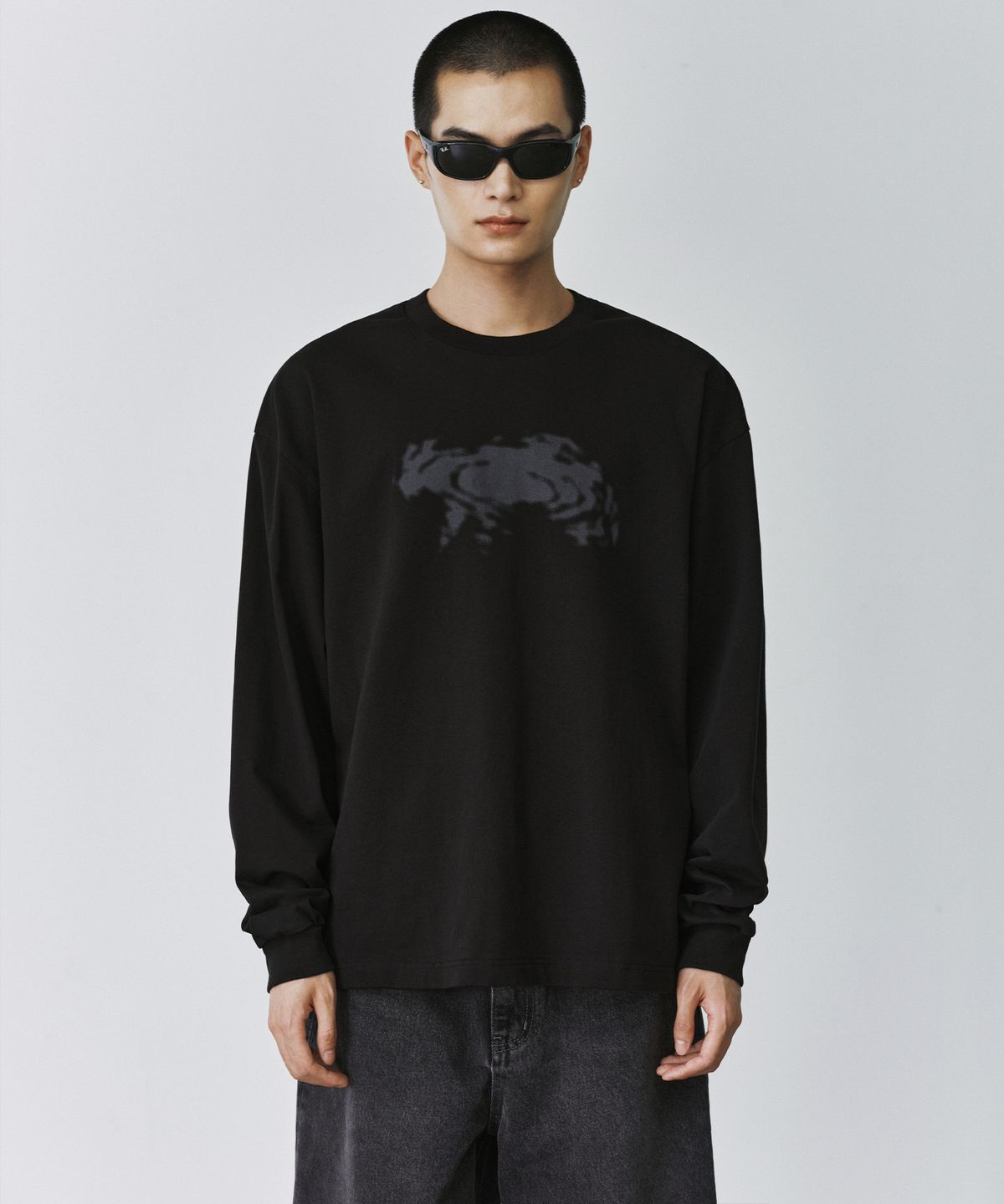 브랜디드(BRANDED) CATSMIC GRAPHIC LONG SLEEVE [BLACK]