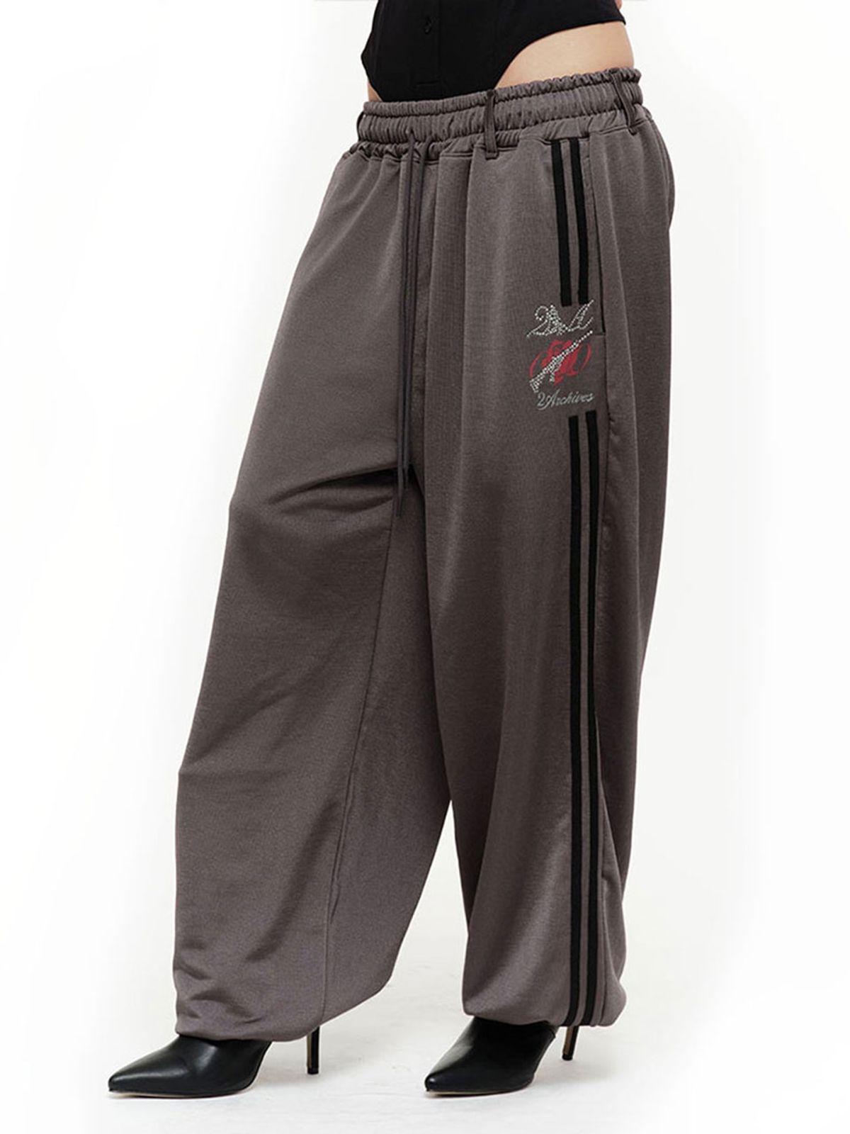 2000아카이브스(2000ARCHIVES) ROSIE SWEATPANTS (CHARCOAL)