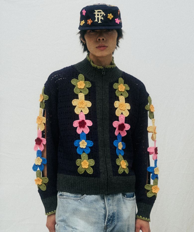 [P X NICKGEAR] 핸드메이드 플라워 니트 풀오버 집업 네이비_FR3KJ02U
