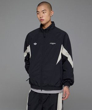 플레인 스포티 하이넥 집업