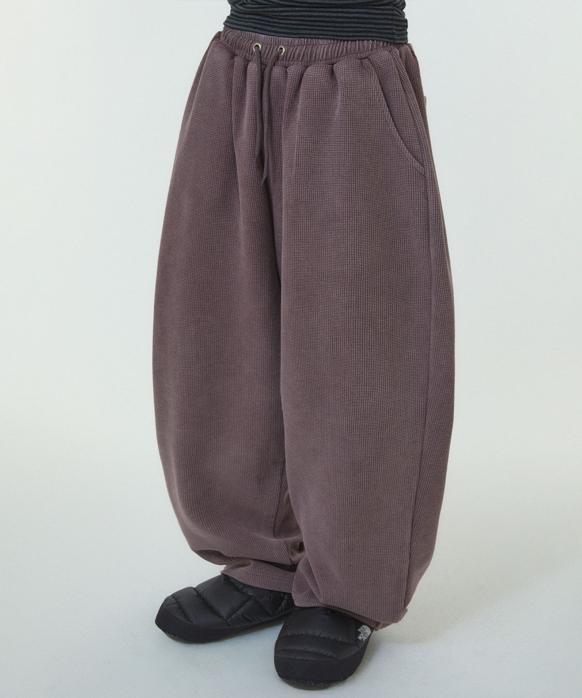 리트리버클럽(RETRIEVER CLUB) SCRIPT WAFFLE PANTS [BROWN]