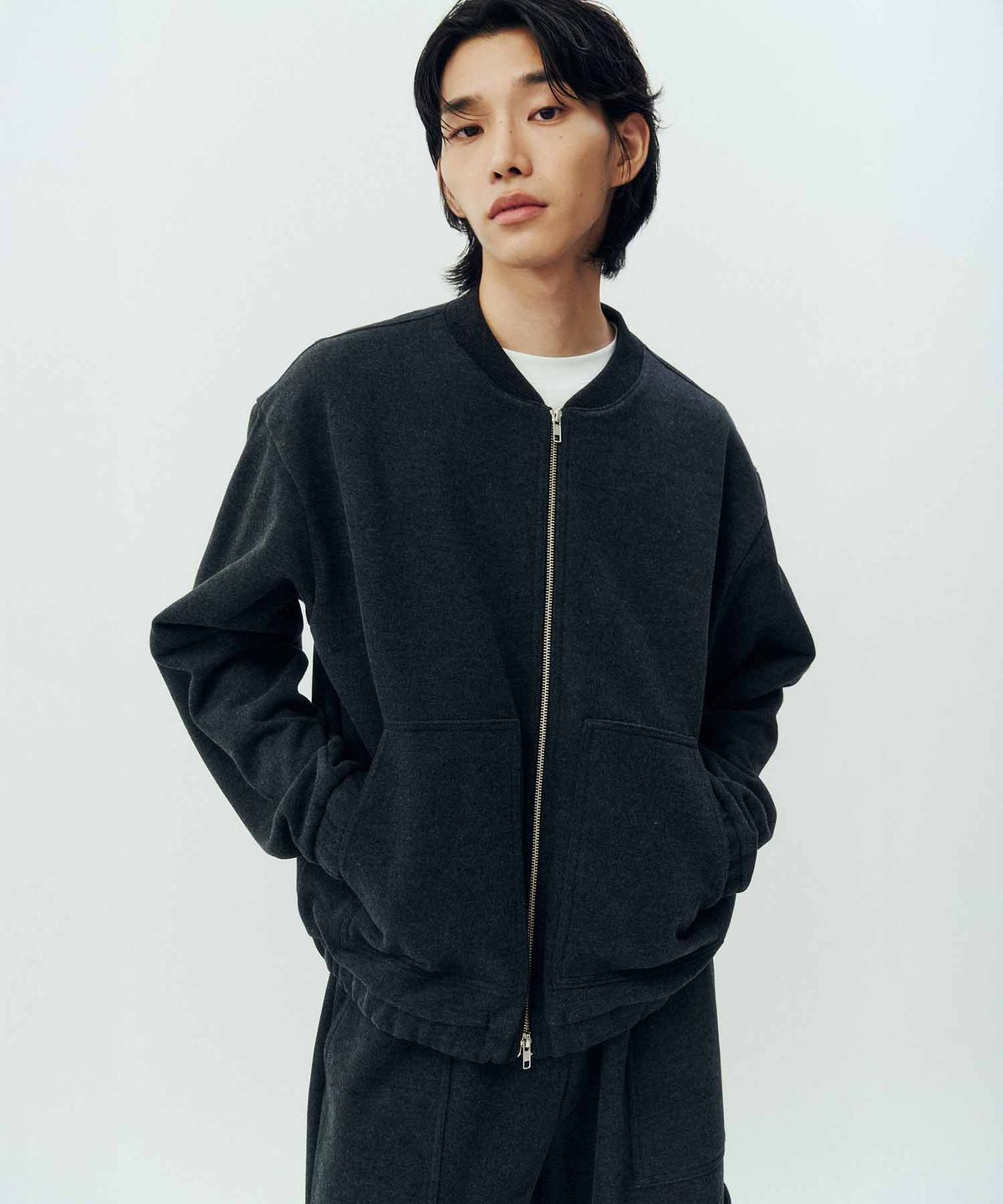 스튜디오 톰보이(STUDIO TOMBOY) [MEN] 카라리스 미니멀 집업 점퍼 _챠콜 9155413306