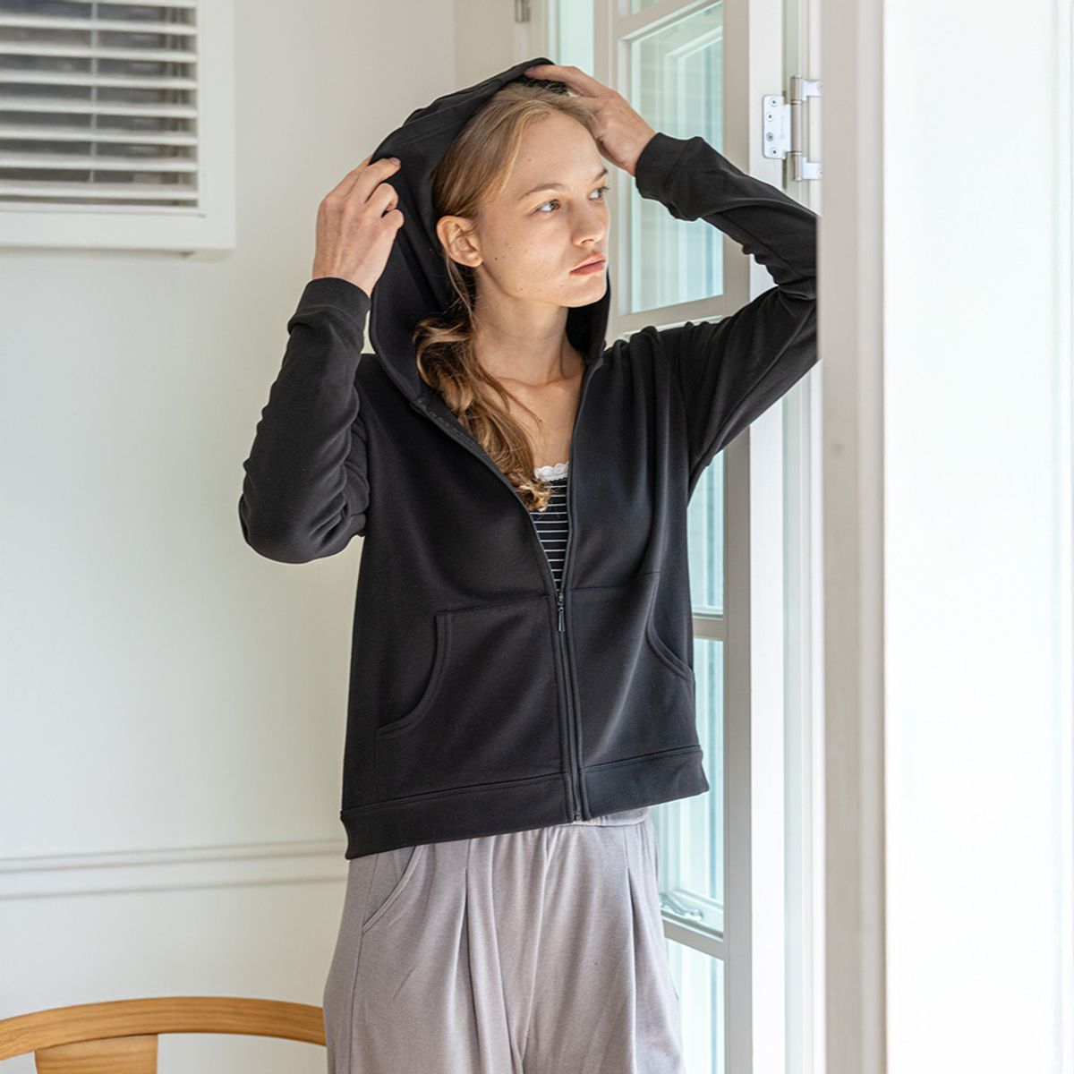 멜라니조이(MELANIE JOY) MJ_Zipper hoodie home jacket_BLACK