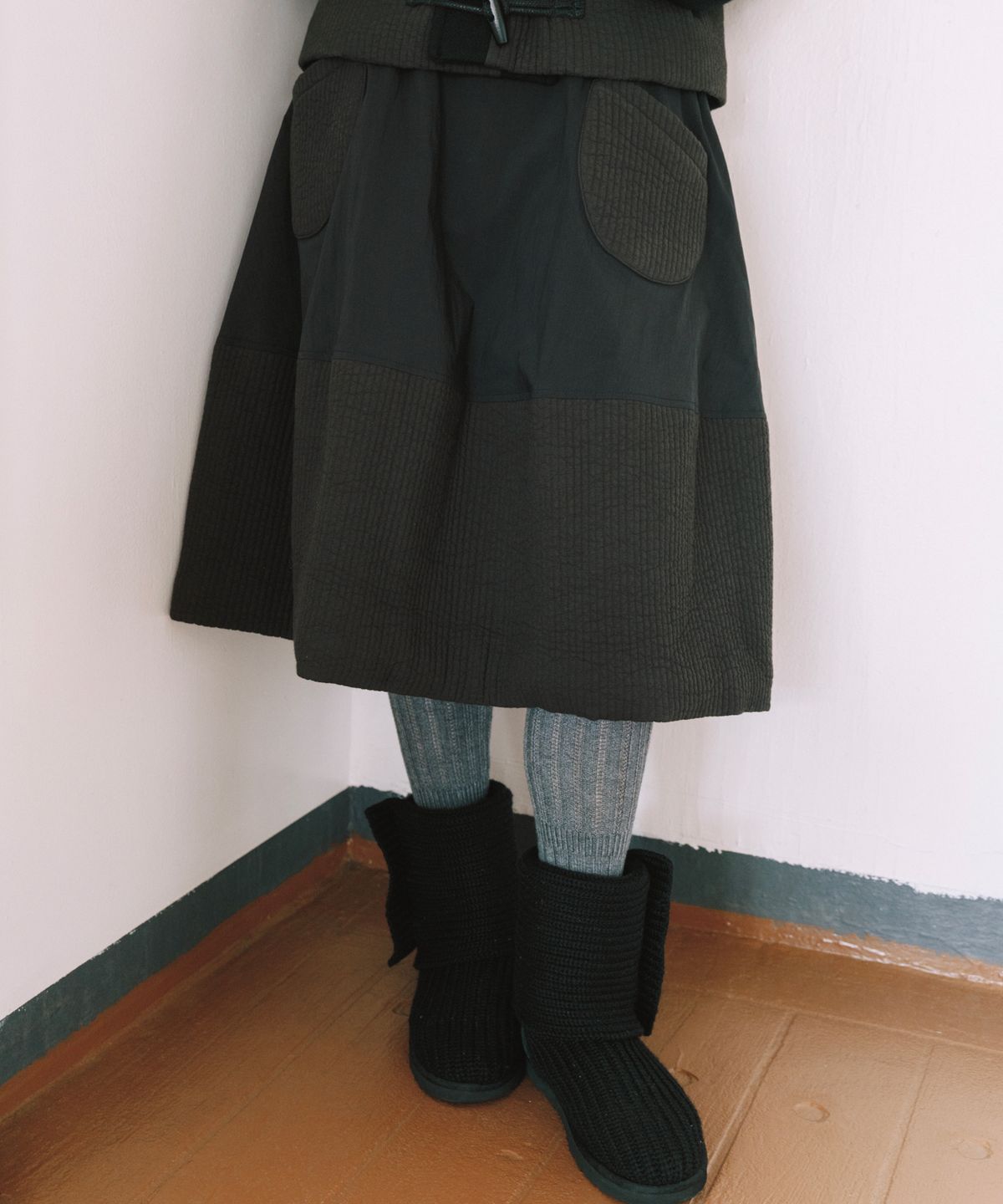 오헤시오(OHESHIO) PADDED BANDING POCKET SKIRT, BLACK
