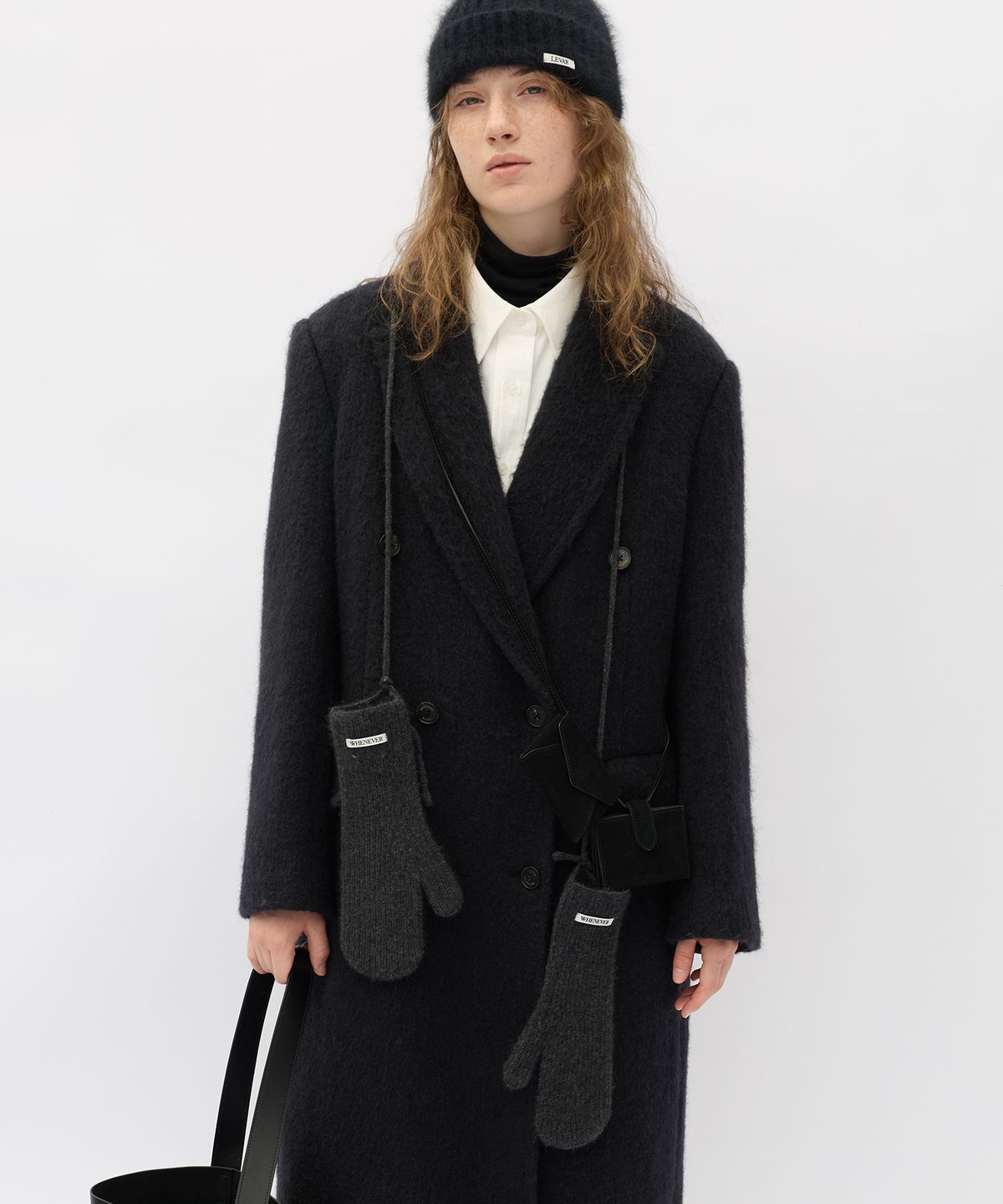르바(LEVAR) Raccoon Wool Blend Knit Gloves - Charcoal