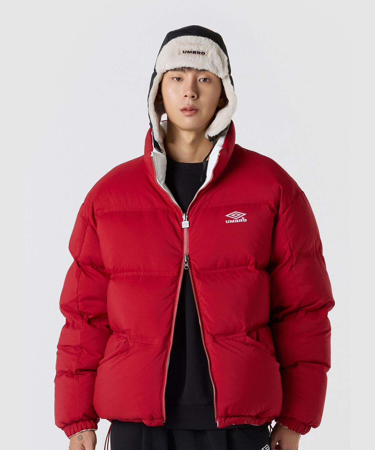 엄브로(UMBRO) 시그니쳐 리버서블 머스코비 덕 다운 자켓 아이보리 UQ421CDJD1