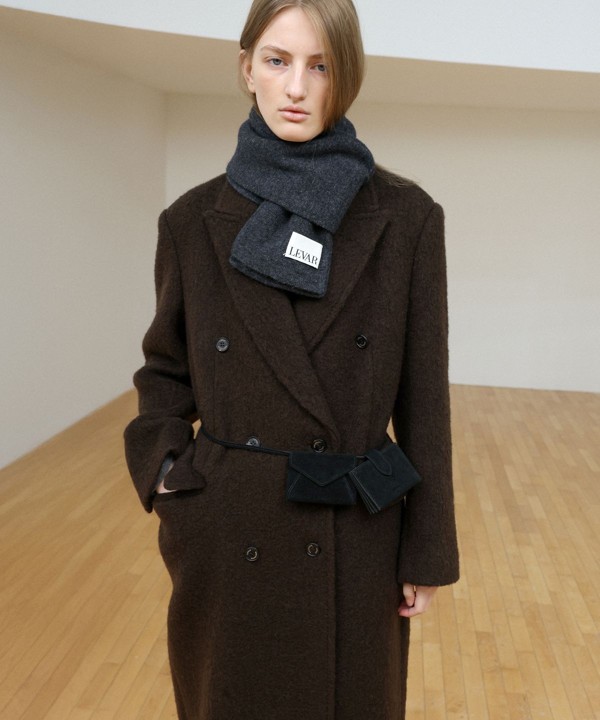 르바(LEVAR) Suede Mini Wallet Belt Bag - Black