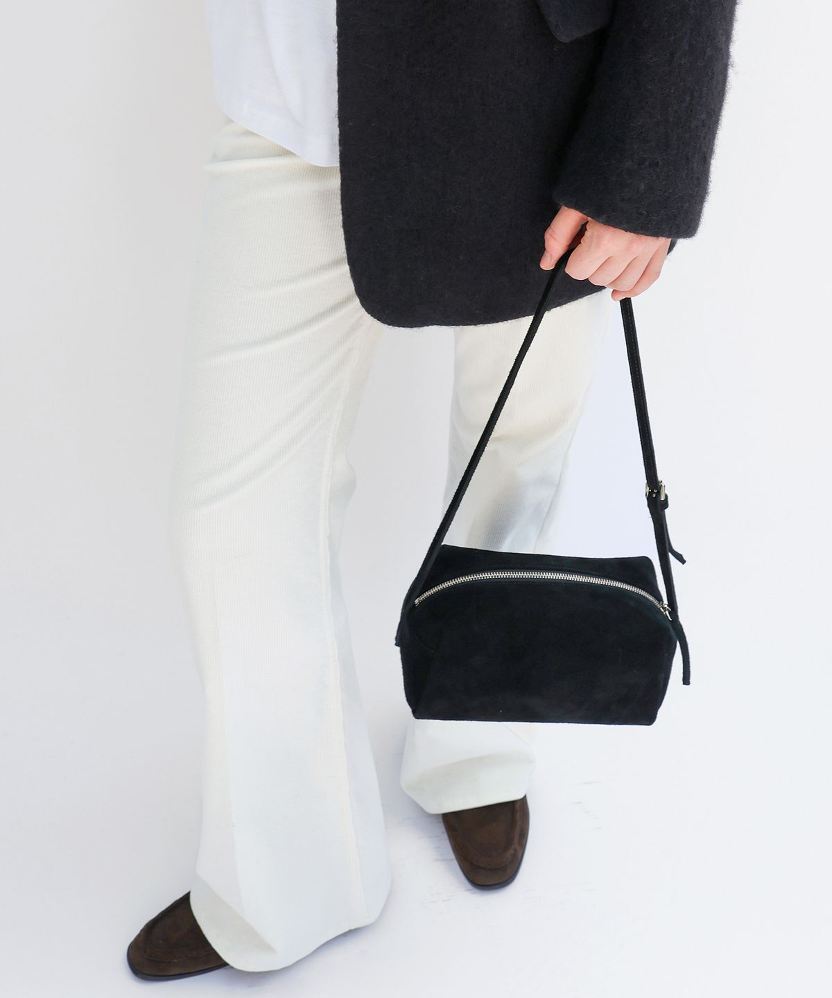 르바(LEVAR) Classic Suede Box Shoulder Bag - Black