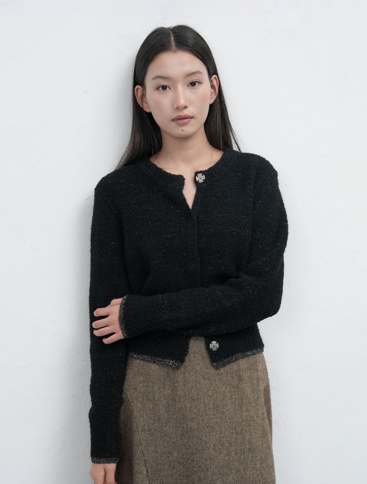 제너럴아이디어(GENERALIDEA) 메탈 믹스 부클 가디건 [BLACK] / WBE4L53540