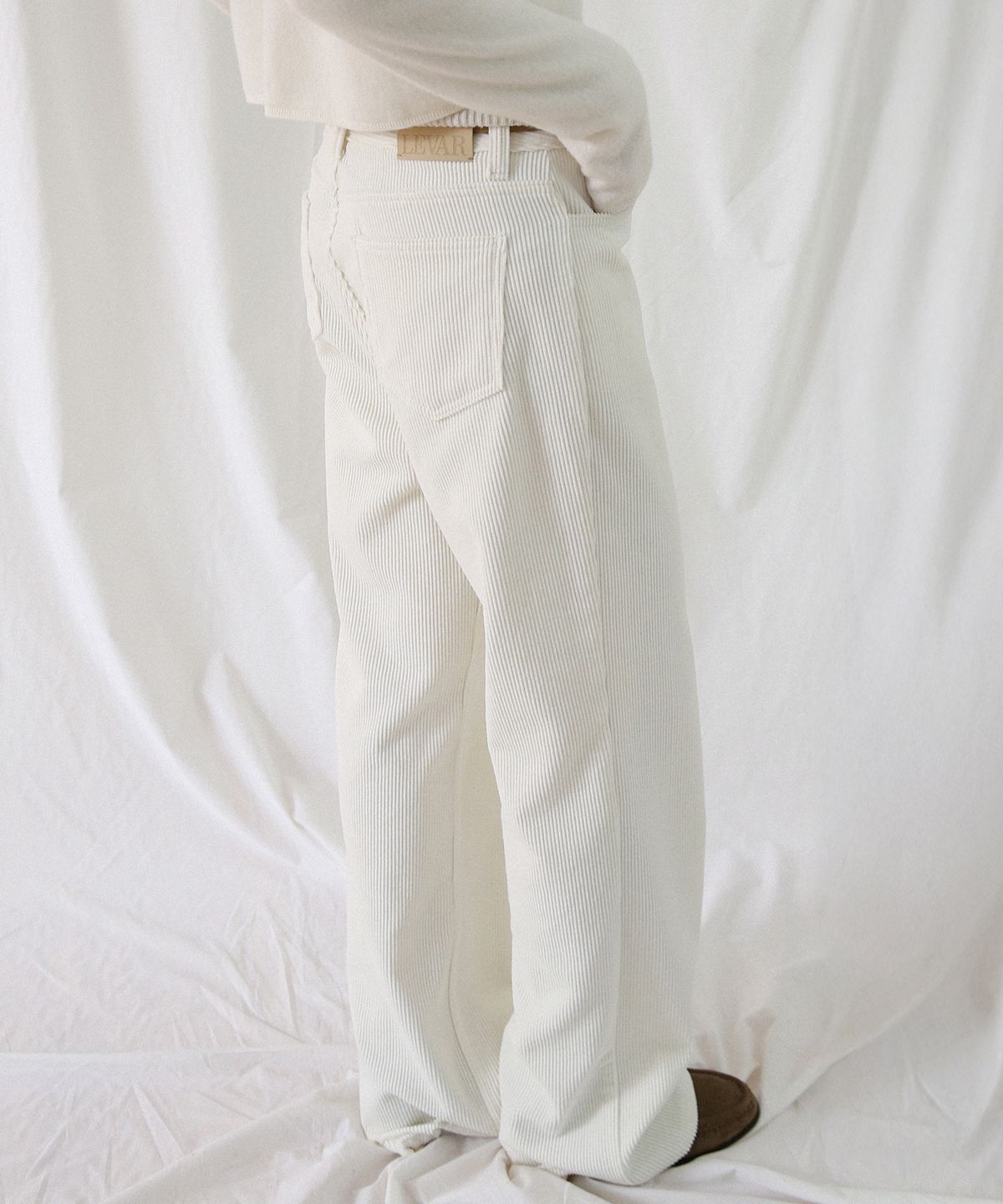 르바(LEVAR) Relaxed Corduroy Pants - Vanilla Cream