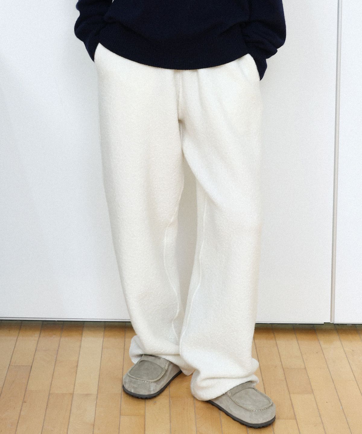 르바(LEVAR) Relaxed Wool Fleece Pants - Off White