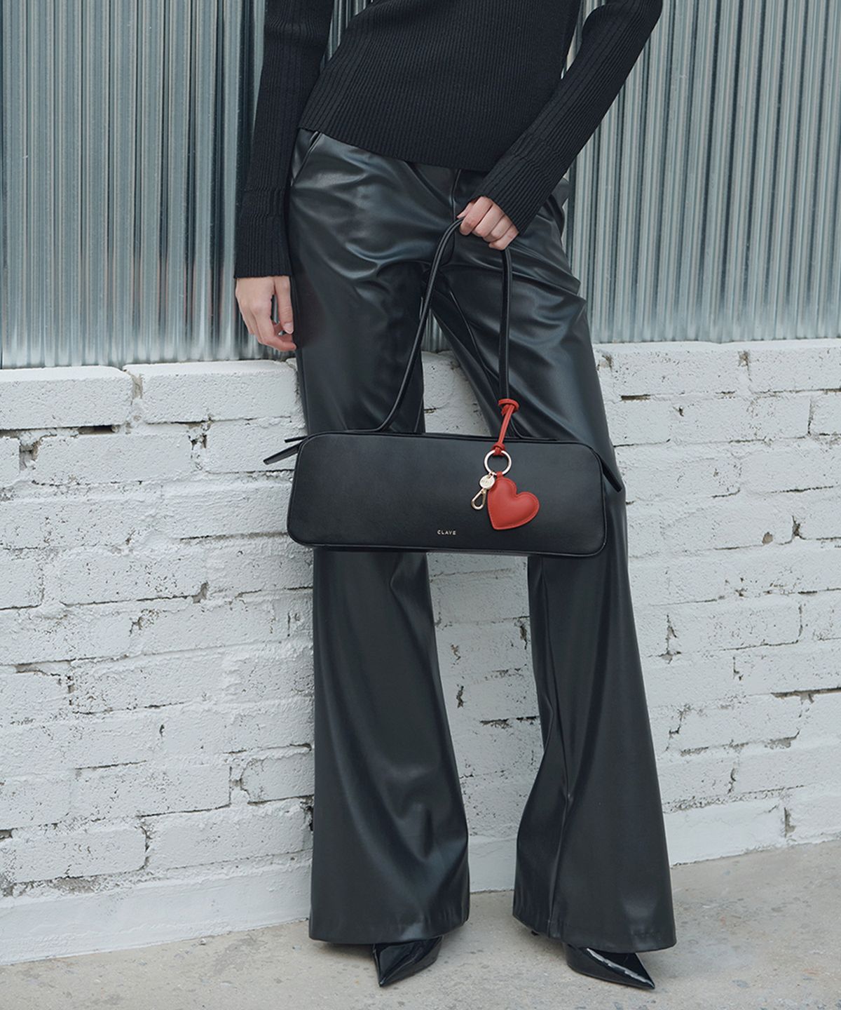 끌라베(CLAVE) 크리스티 블랙 토트백 (KRISTY Black Tote Bag)