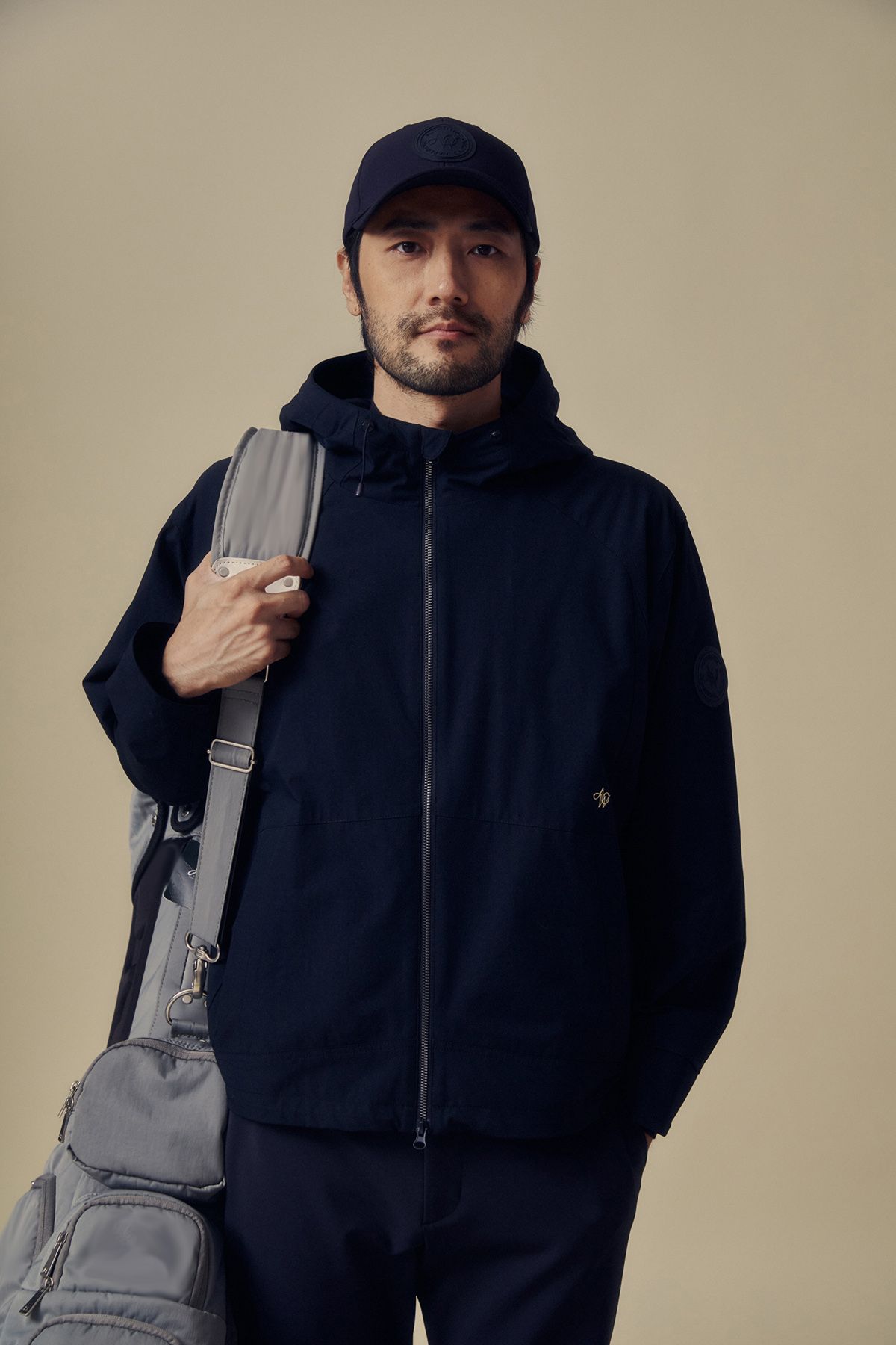 에이오더블유(AOW) MEN  SIGNATURE HOODIE JUMPER