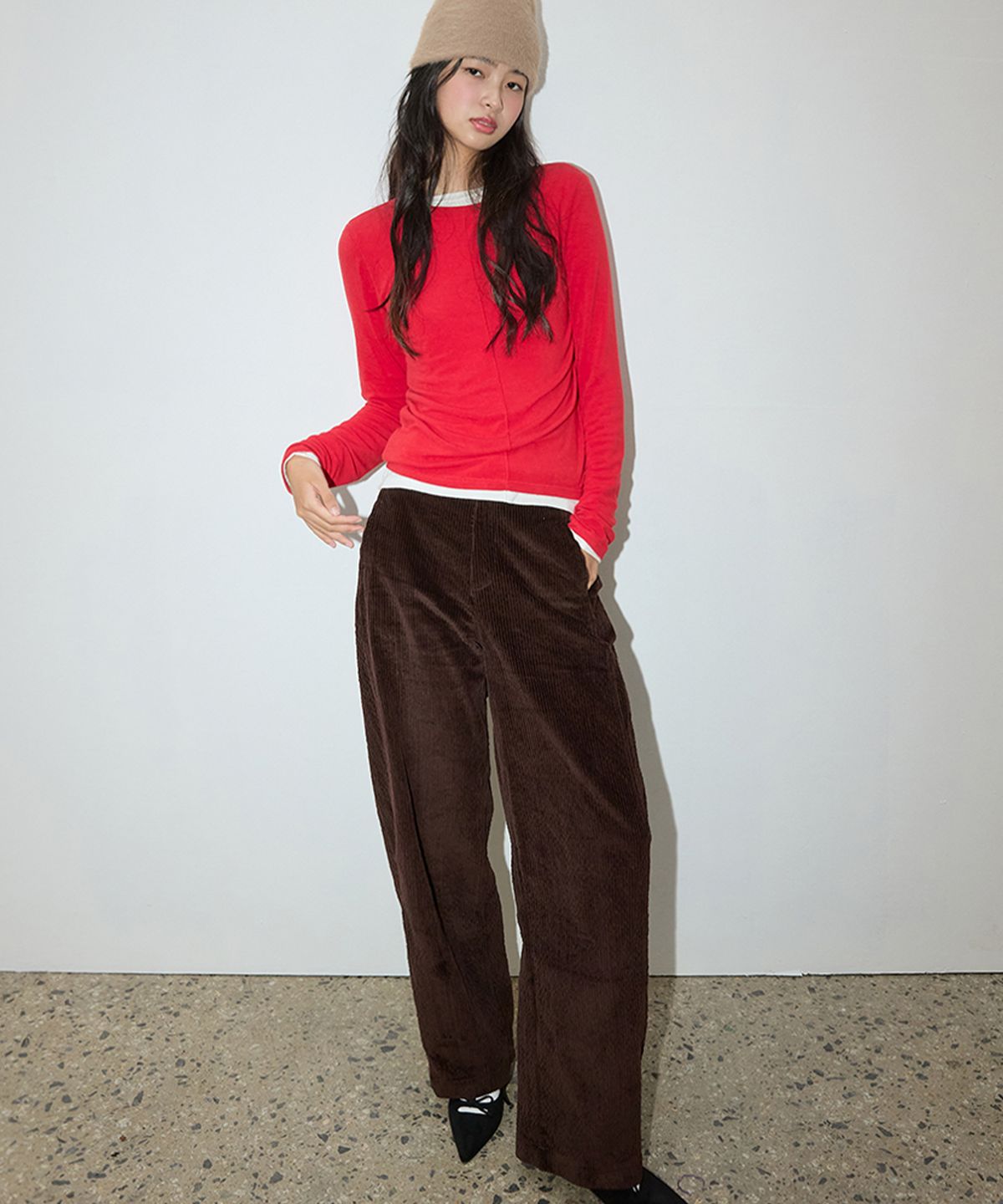 미치코런던 코시노(MICHIKO LONDON KOSHINO) 커브드 코듀로이 팬츠 벨벳 브라운