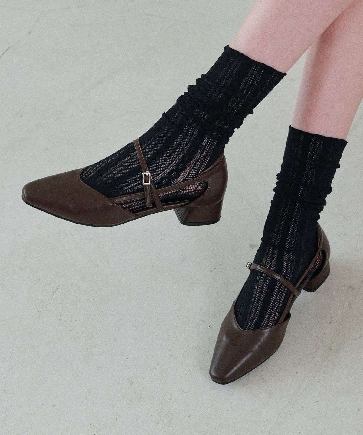 프리플라(FRI FLA) 19B502 brown pumps