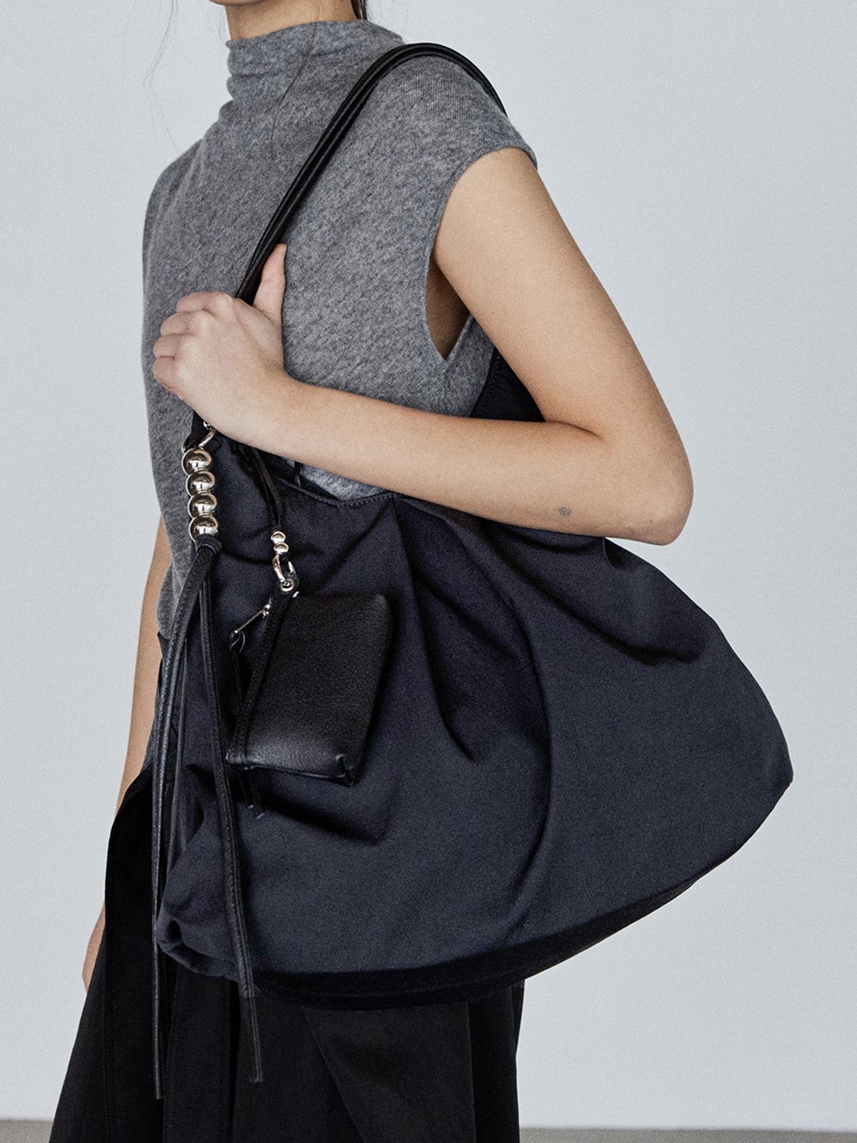 던팩토리(DAWN FACTORY) MERRY BAG NYLON BLACK 메리백 나일론 블랙
