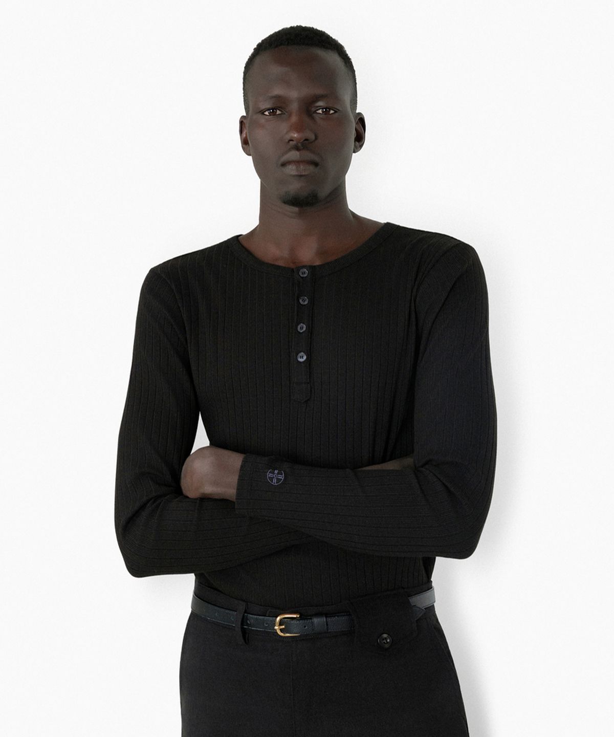 레뷰라(REVURA) REVE COTTON MODAL RIBBED HENLEY SHIRTS - BLACK
