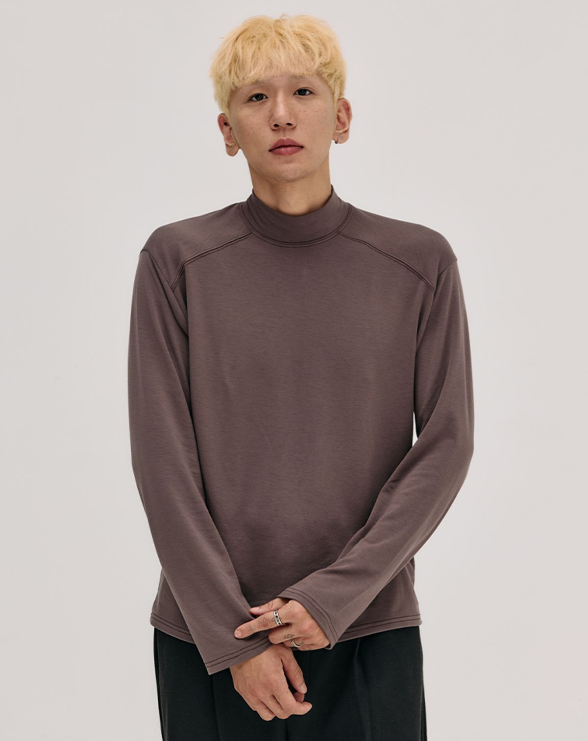 무건(MUGON) 모더릿 반 목폴라 슬리브 _ 브라운