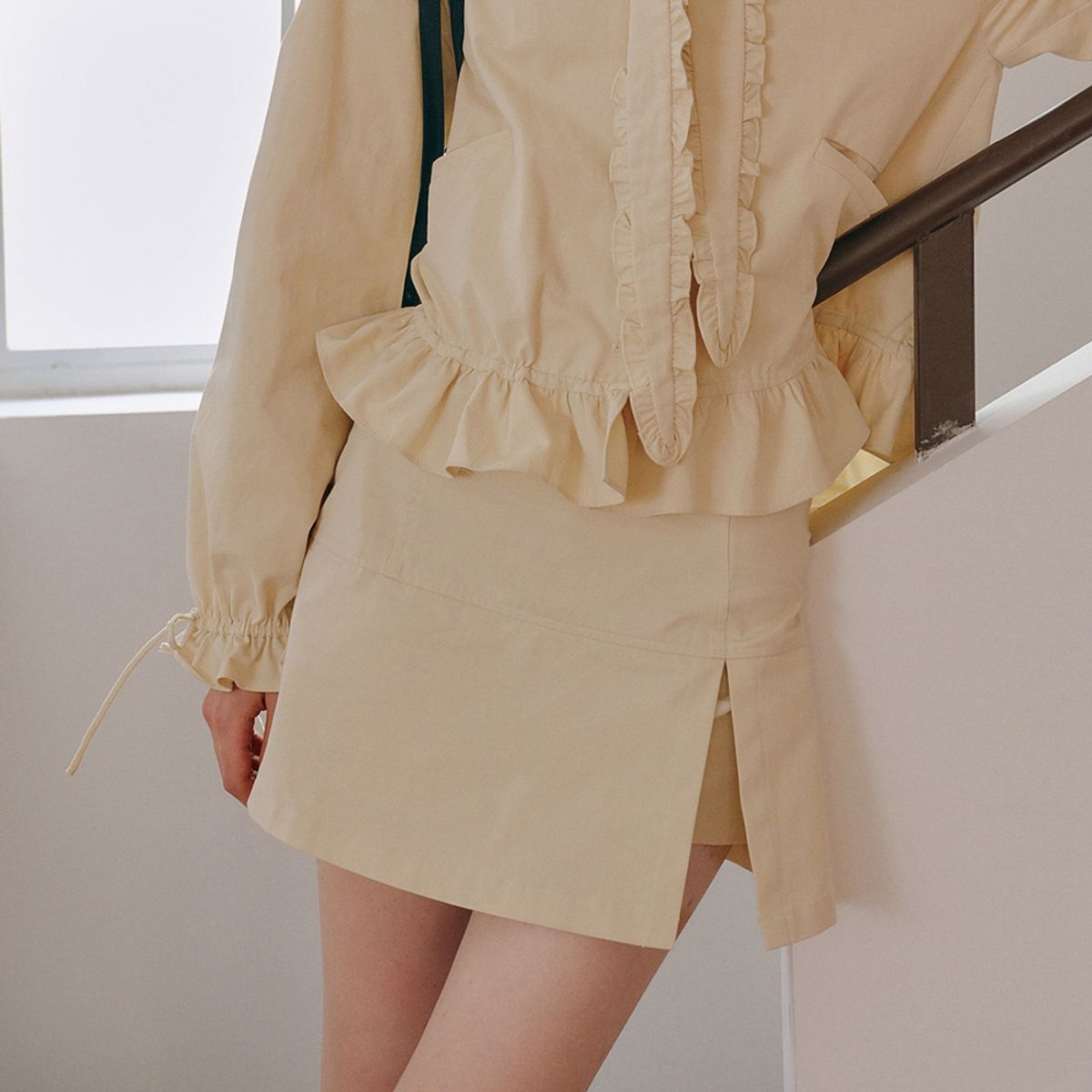 쎄무아듀(CEST MOIDEW) Cest_Creamy slit skirt