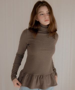 스트라이프 투웨이 프릴 터틀넥 ( 브라운 )