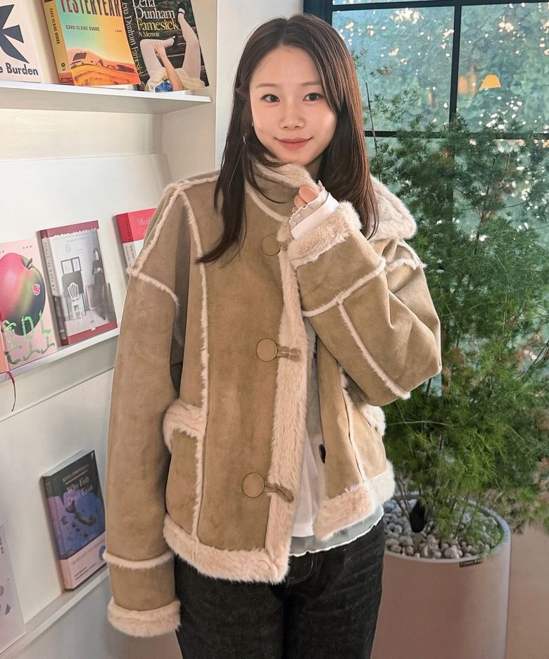 하이넥 스웨이드 무스탕 자켓(MAFDJK11MLN)