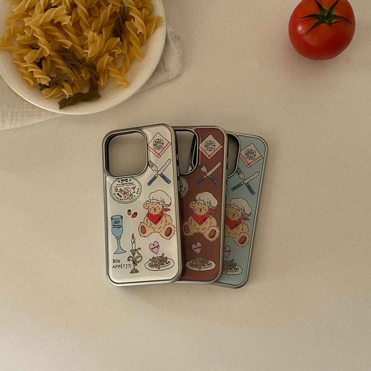메이드모먼(MADEMOMENT) vintage restaurant pattern 디자인 [실버 에폭시 범퍼케이스]