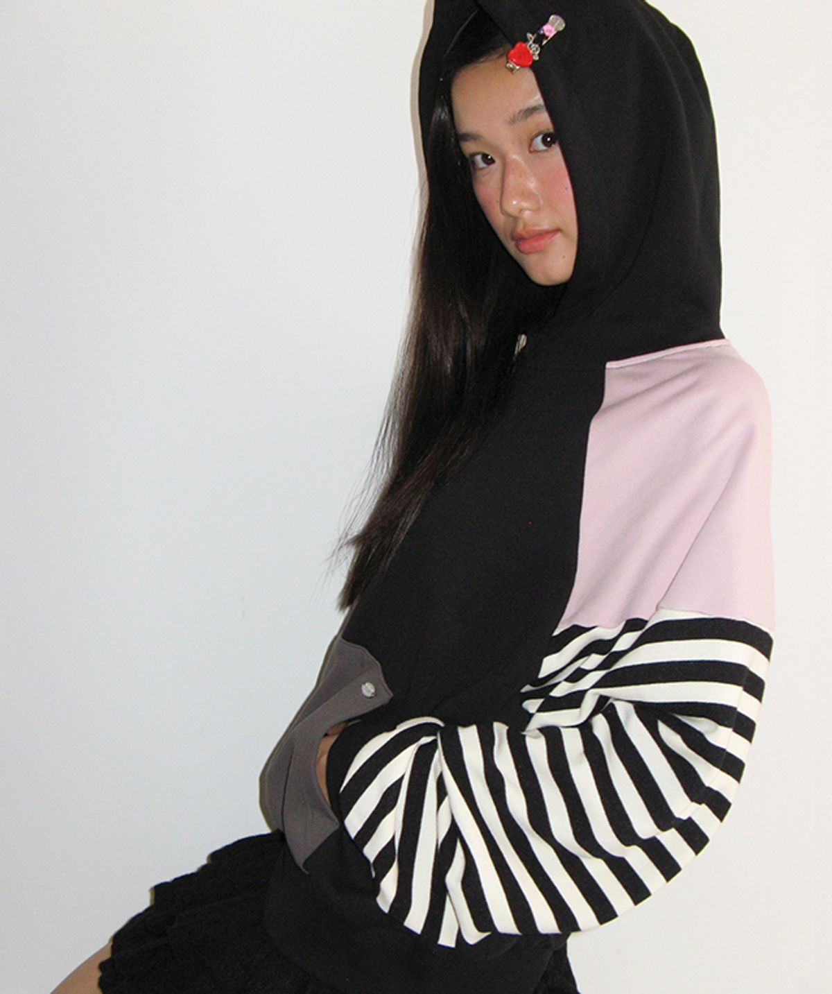 론론(RONRON) STRIPE COLOR BLOCK HOODIE BLACK