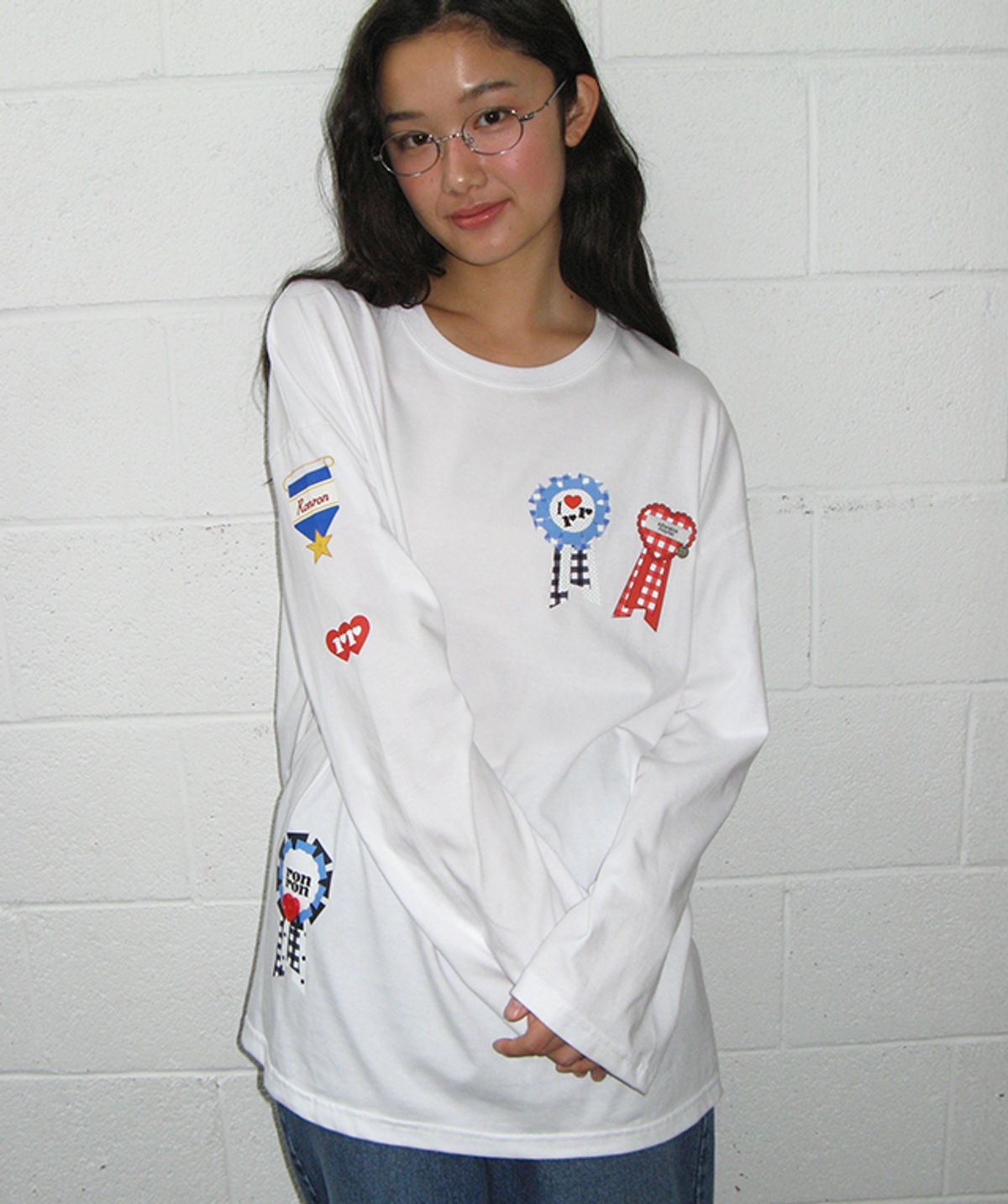 론론(RONRON) ROSETTE BUTTON OVER FIT LONG SLEEVE WHITE
