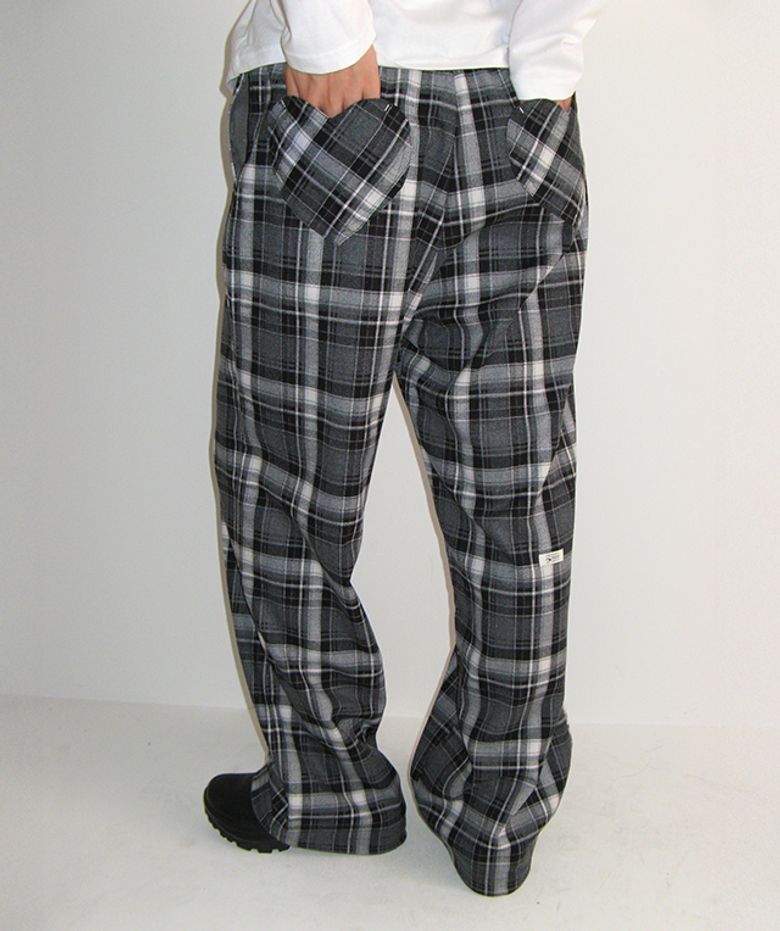 BACK HEART POCKET CHECK PANTS BLACK